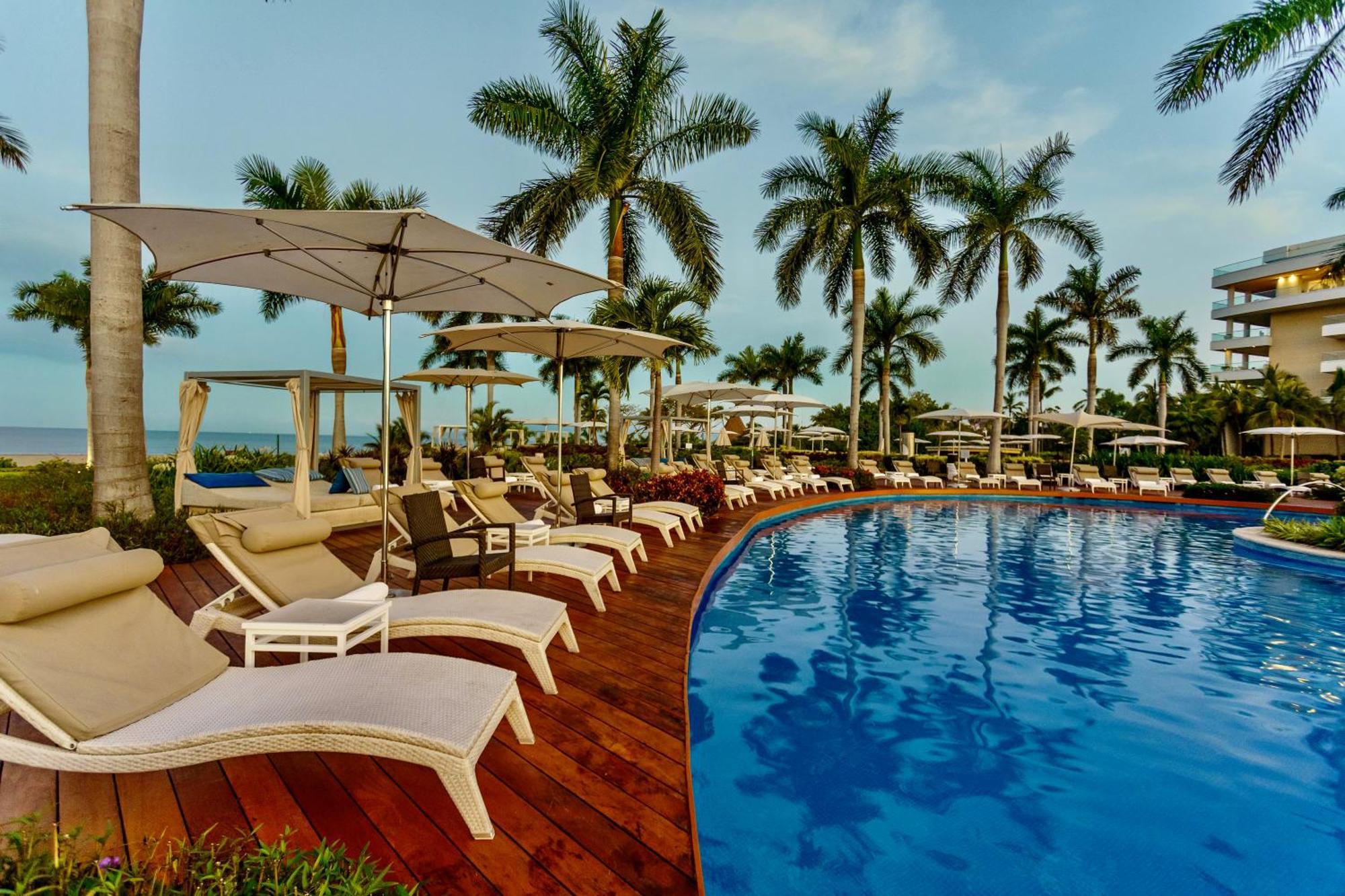 Grand Luxxe Two Bedroom Suite - Нуэво-Вальярта Экстерьер фото
