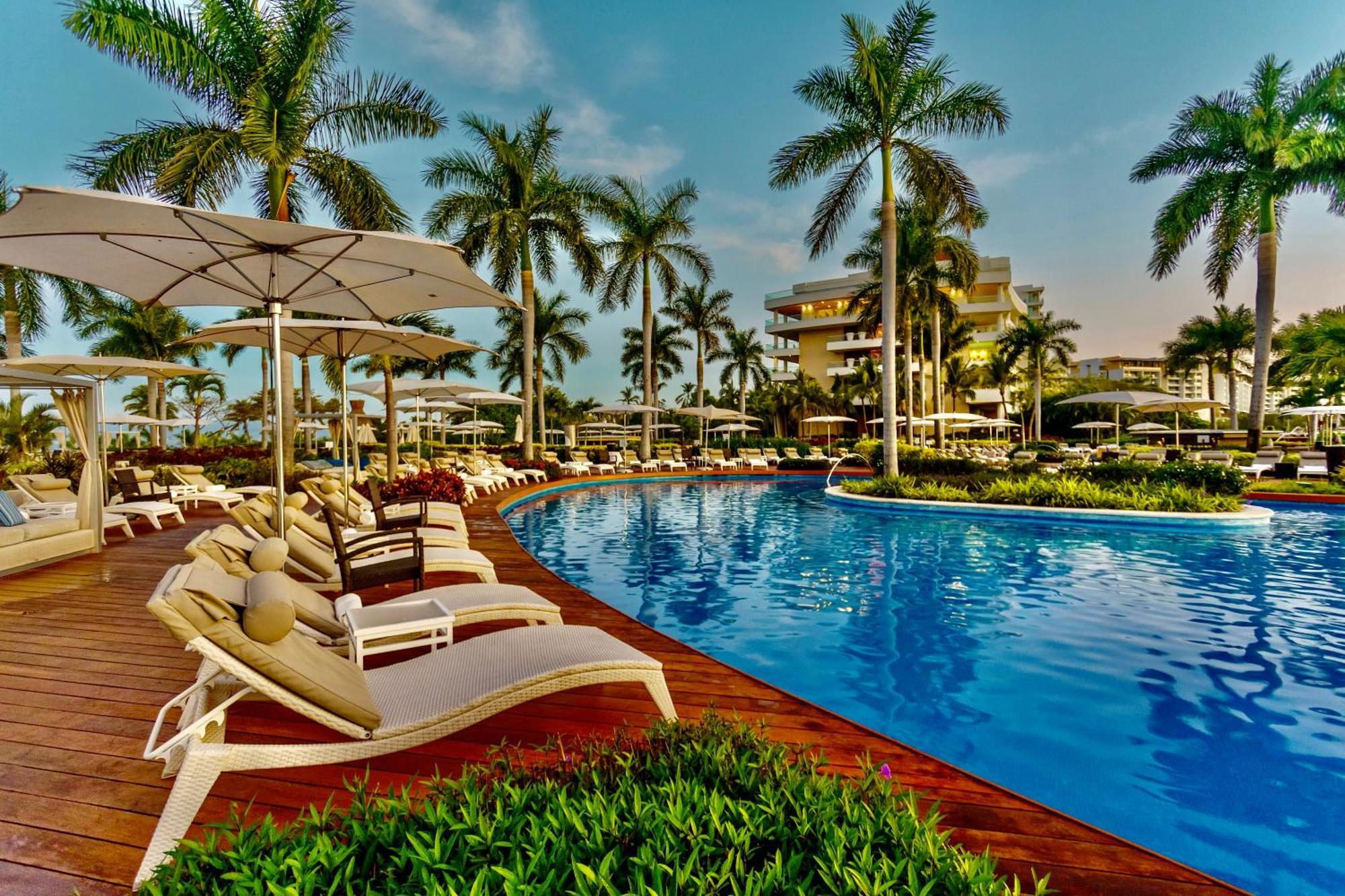 Grand Luxxe Two Bedroom Suite - Нуэво-Вальярта Экстерьер фото